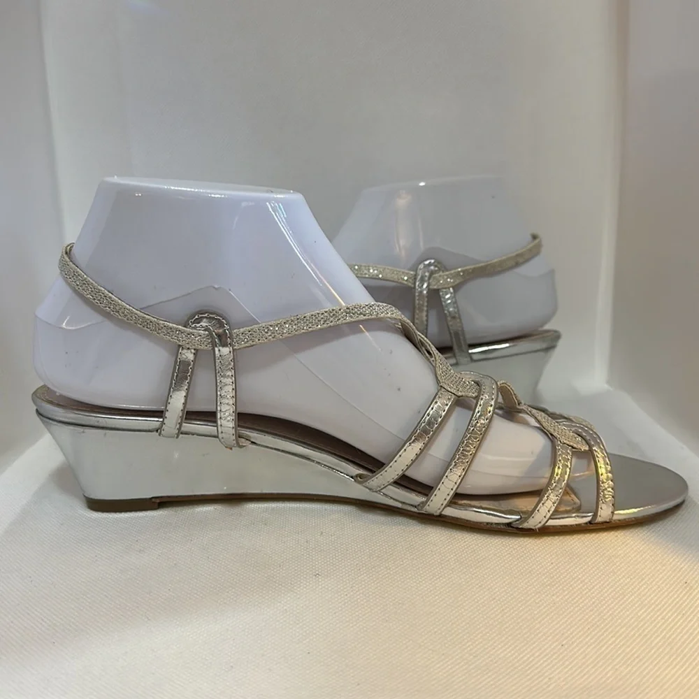 I. Miller Beautiful Shoes Strappy Metallic Wedge Sandals Size 8.5 - EUC